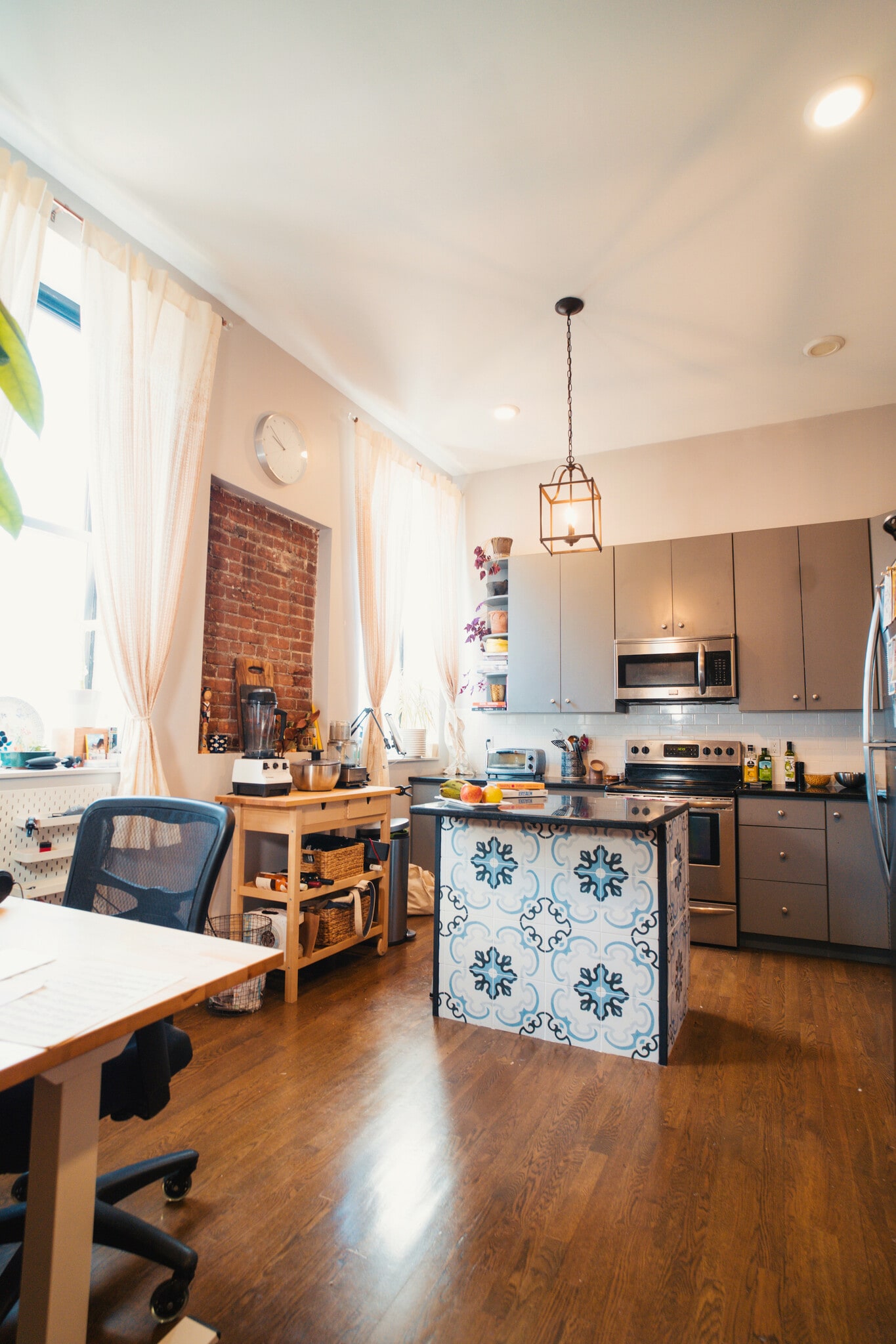 Building Photo - 444 Western Ave