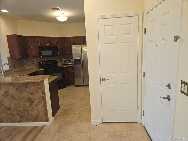 Building Photo - 934 Tower Ridge Cir