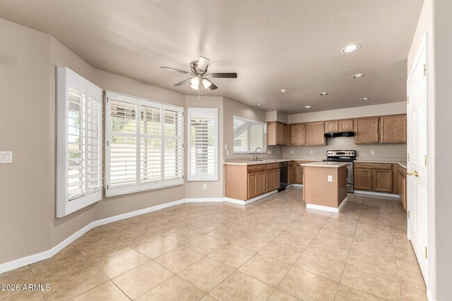 Building Photo - 1776 S 156th Ln