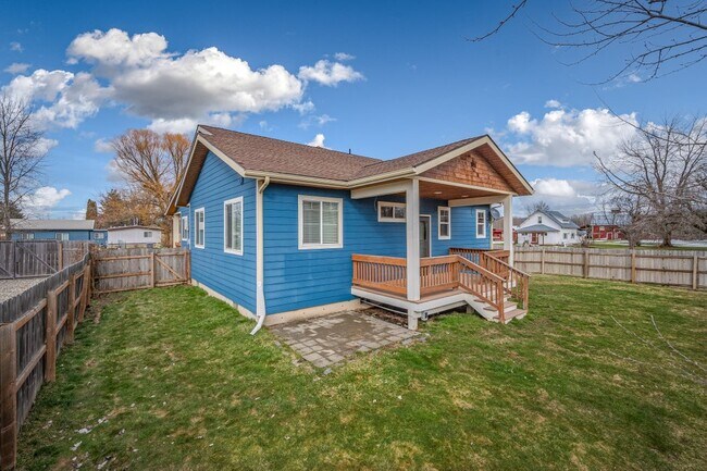 Building Photo - 100 Rebeccas Way