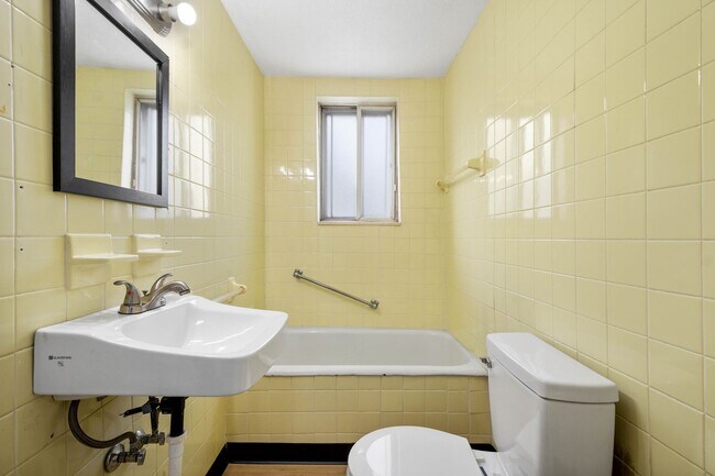 Building Photo - 124 Fitler St