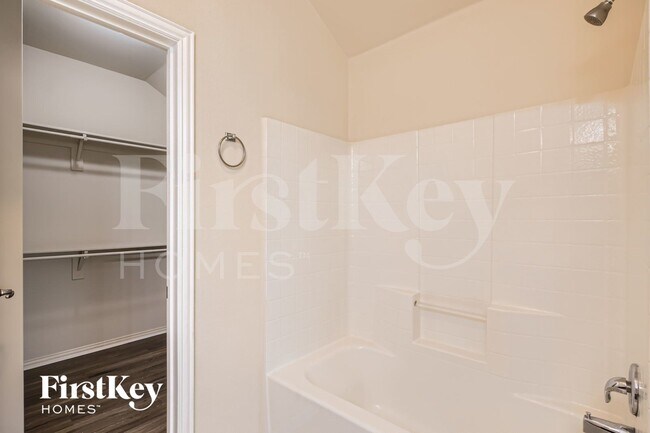 Building Photo - 6728 Ohana Pl