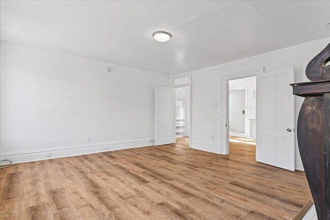 Building Photo - 603 Farragut St
