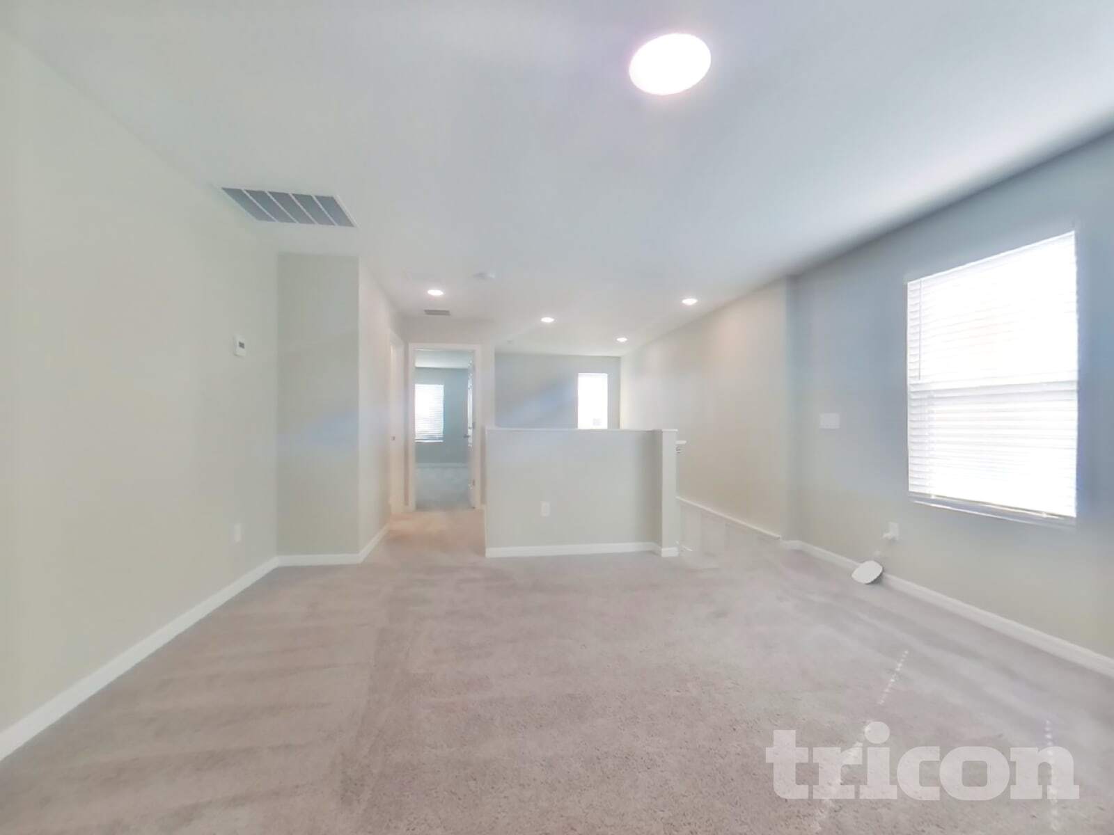 Building Photo - 12930 Oak Hill Way