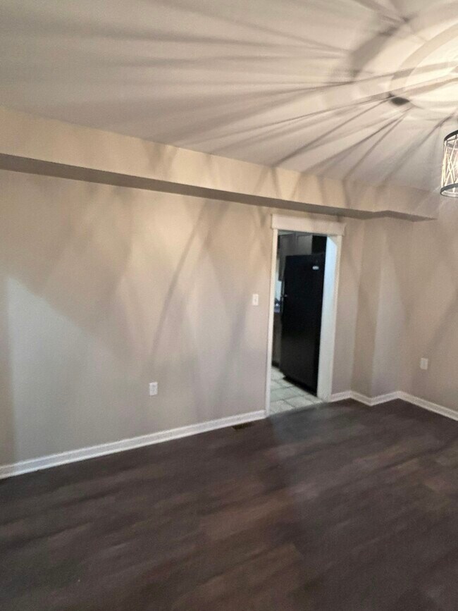 Building Photo - 165 Sharpe St