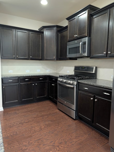 Building Photo - 113 Foxborough Ln