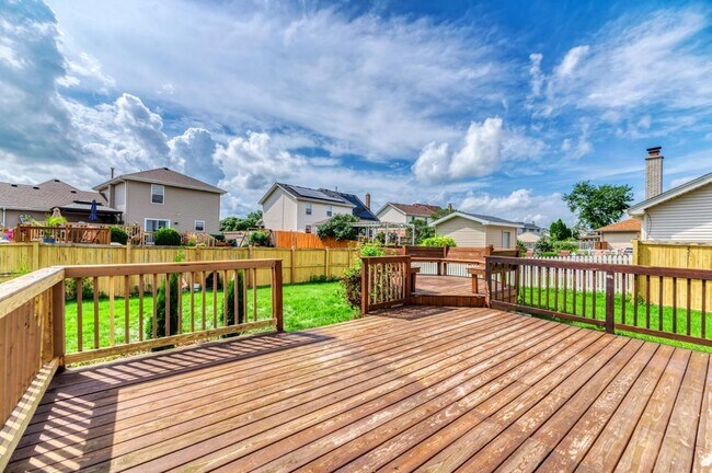 Building Photo - 1413 Skylark Ln