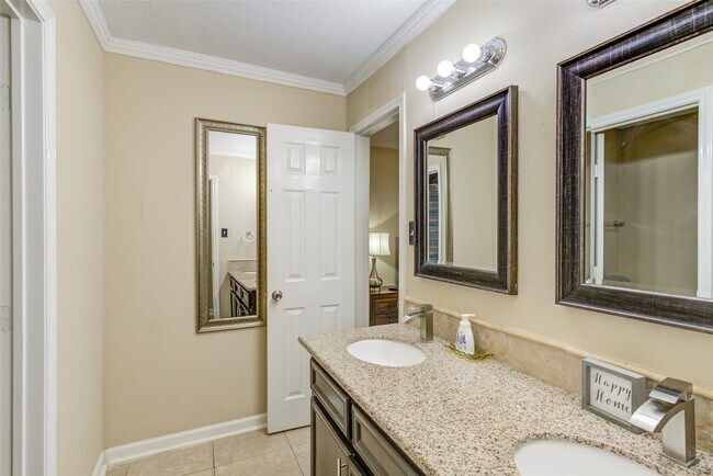 Building Photo - 6614 Winkleman Rd