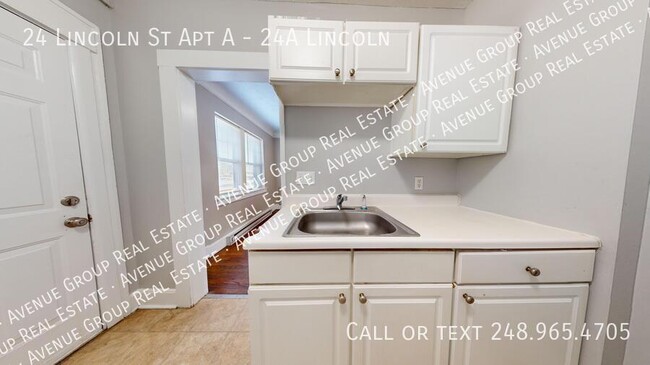 Building Photo - 24A Lincoln - Large 1Bed/1Bath Apartment i...