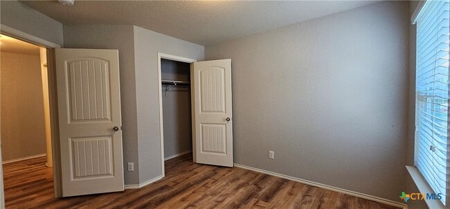Building Photo - 1024 Sandwell Ct