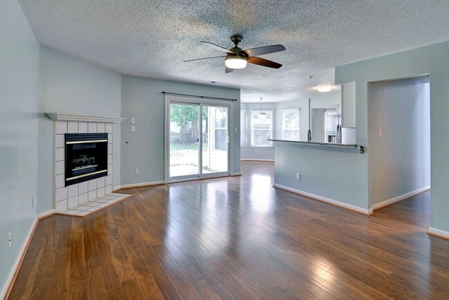 Building Photo - Well Maintained Coventry Home
