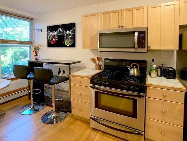 Building Photo - 148 Berkshire St