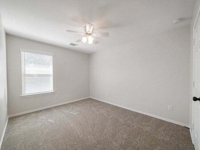 Building Photo - 3301 Clover Hill Ln