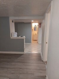 Building Photo - 1610 8th Ave