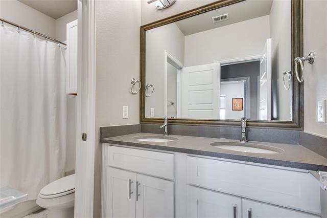 Building Photo - 2821 Lindale Dr