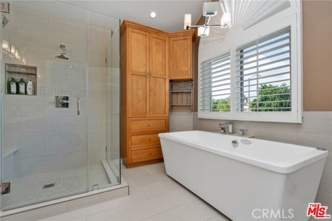 Building Photo - 6318 Chimineas Ave