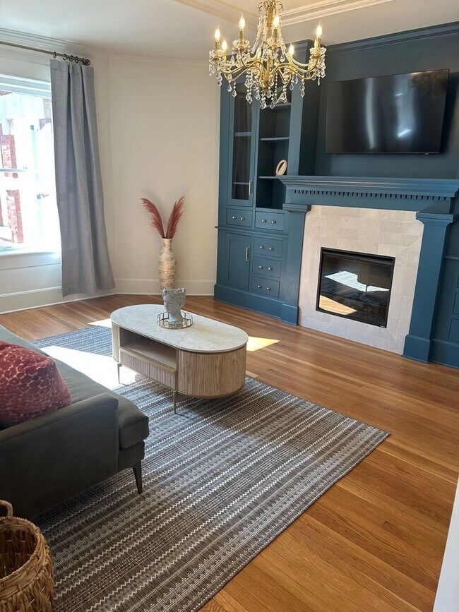 Building Photo - Greenville, 1BD/1BD, 894SF