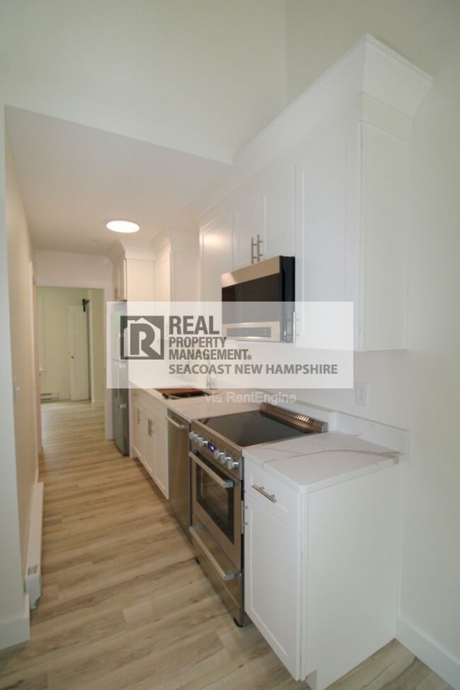 Building Photo - 255 1st NH Turnpike