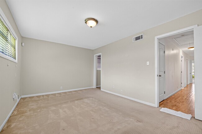 Building Photo - 5310 Indigo St