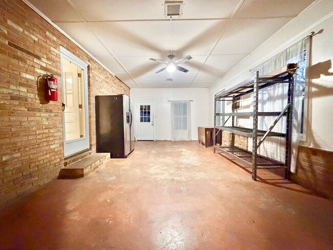 Building Photo - Charming Ranch with Fireplace, Two Living Areas & Large Lot – Minutes to Downtown