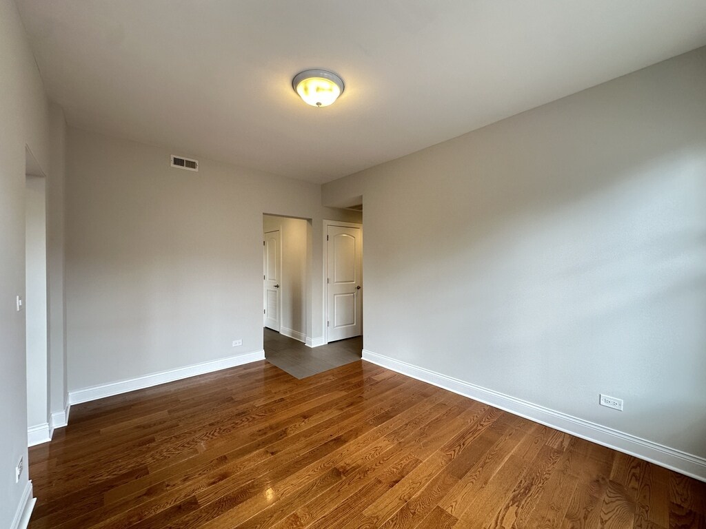 Building Photo - 3048 N Milwaukee Ave