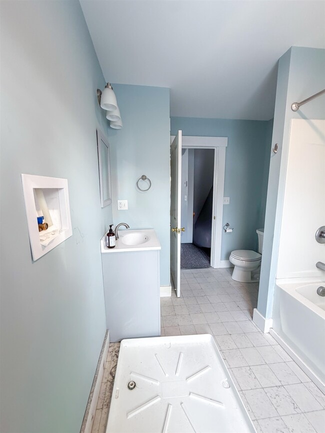 Building Photo - 24 Hill St