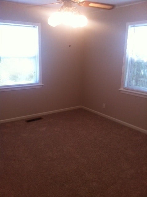 Building Photo - Florence Park South - 2 Bed 1 Bath 1 Garage, Fenced Yard! Large Kitchen!