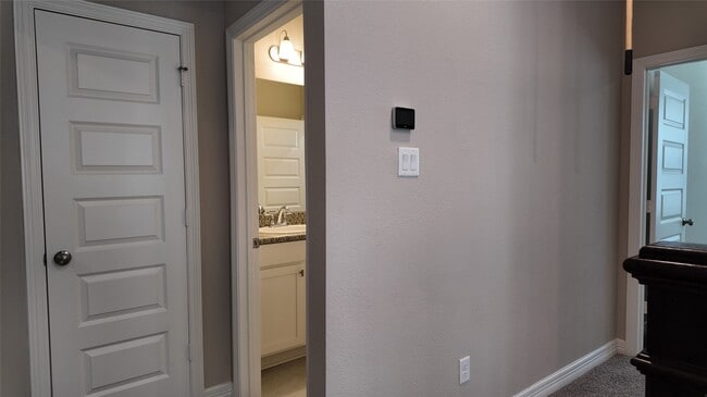 Building Photo - 360 Mallorn Ln