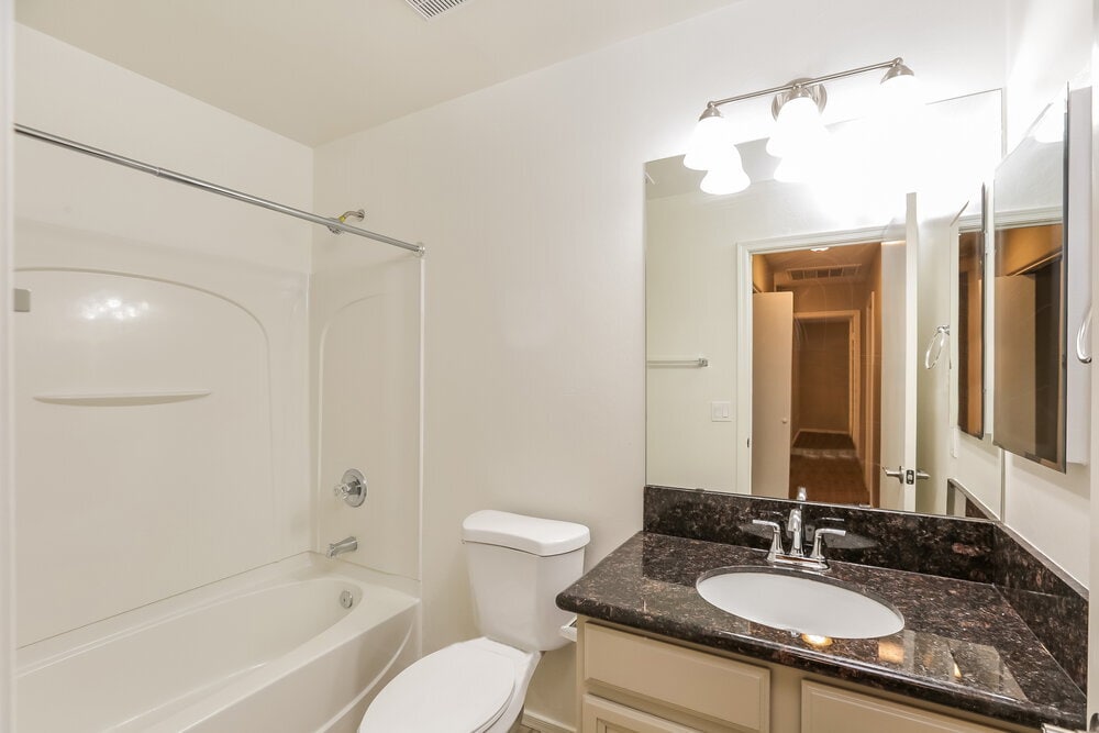 Building Photo - 7238 S 40th Ln