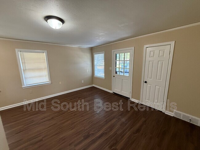 Building Photo - 1870 Corning Ave