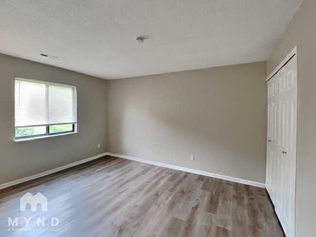 Building Photo - 3035 Falcon Bridge Dr