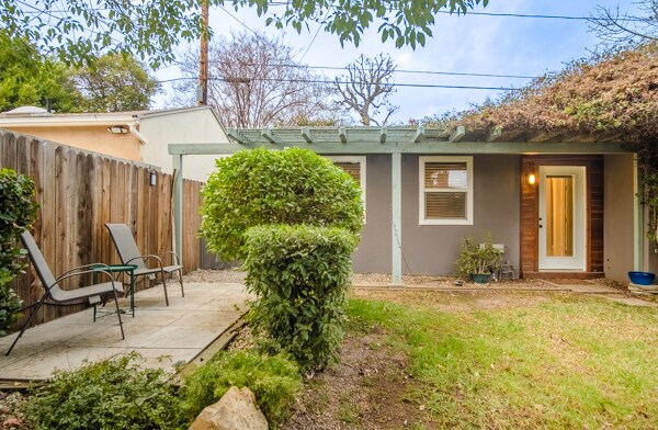 Building Photo - 14039 Gilmore St