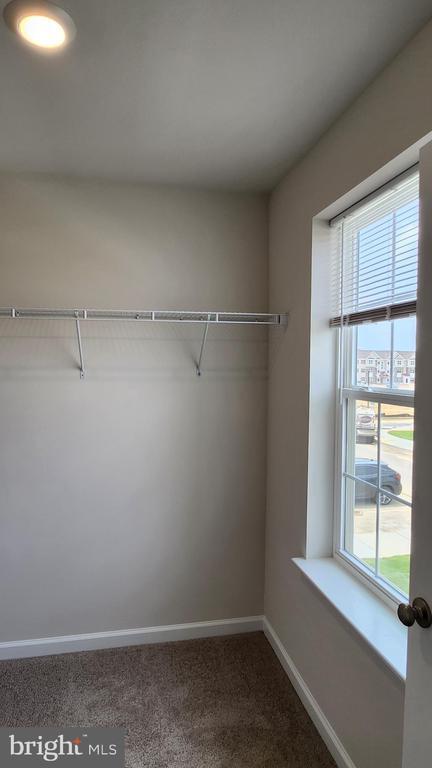 Building Photo - 12 Nelsons Wy