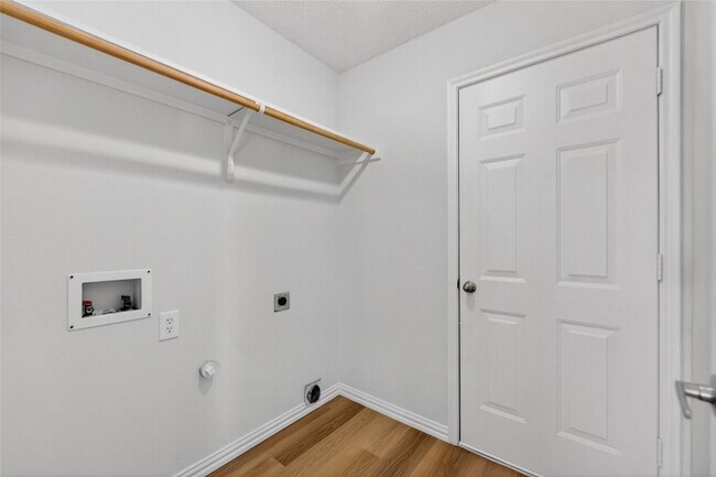 Building Photo - 145 Brushy Creek Ln