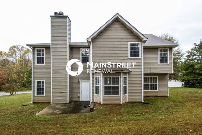 Building Photo - 4 Bedroom Pet-Friendly Home in Douglasville, GA with Main Street Renewal