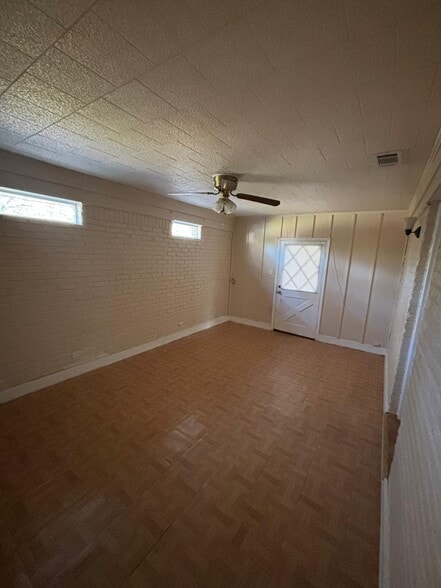 Building Photo - 14 Sara Forest Dr