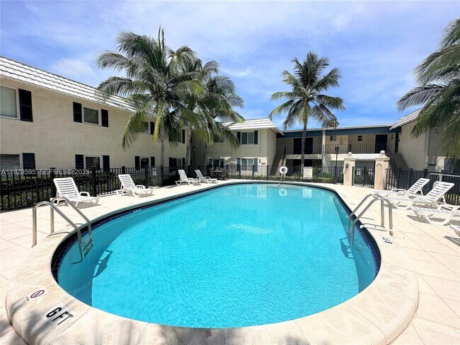 Building Photo - 8603 SW 68th Ct