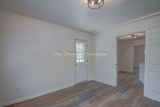 Building Photo - 825 E 14th Ave