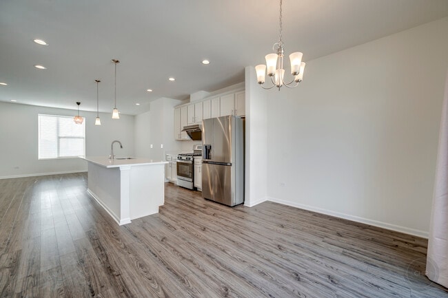 Building Photo - 4138 Irving Rd