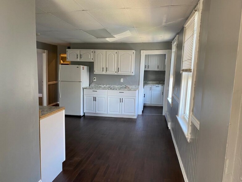 Building Photo - 53 Upsala St