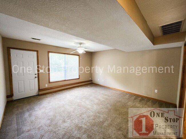 Building Photo - 3-Bedroom, 2.5-Bathroom home in Independence