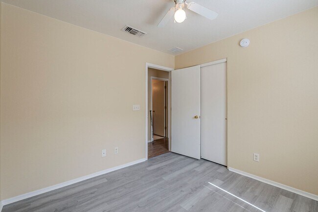 Building Photo - Spacious 3-Bed Tucson Rental with Garage &...