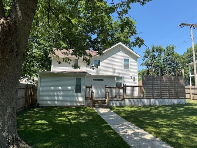 Building Photo - 355 College Ave