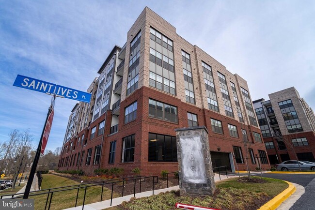 Building Photo - 102 St Ives Pl