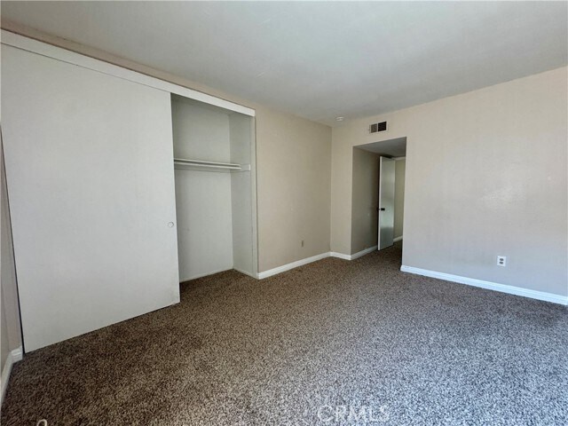 Building Photo - 594 W Huntington Dr