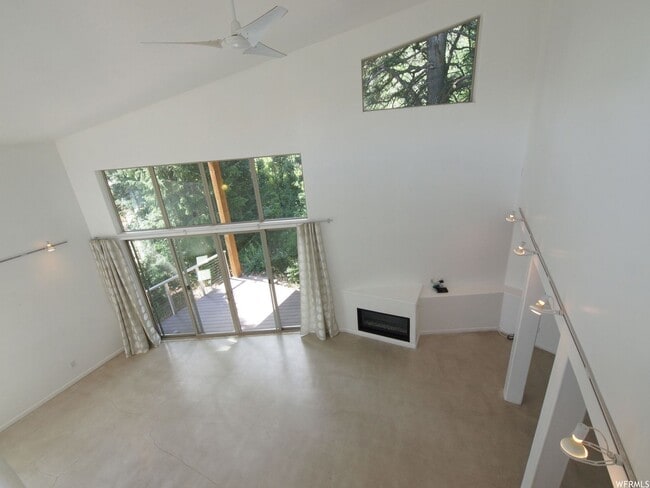 Building Photo - 430 Aspen Dr