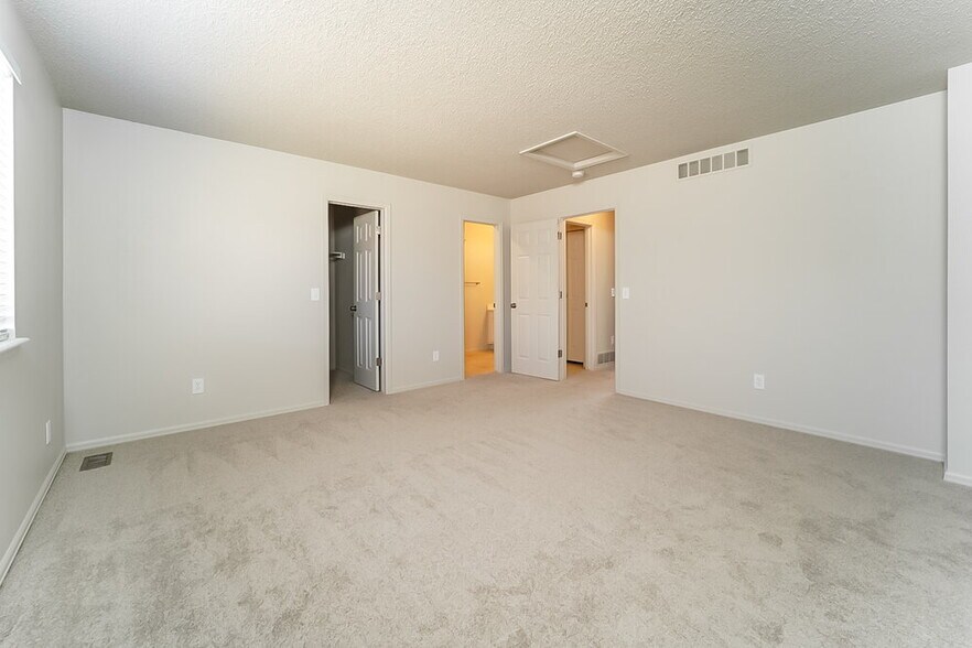 Building Photo - 5924 S Wenatchee St