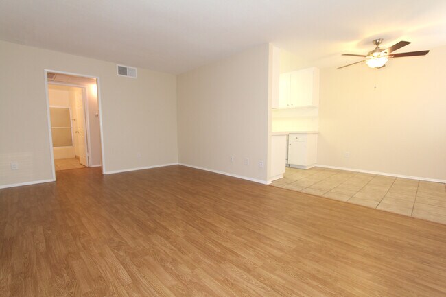 Building Photo - 5421 Kester Ave