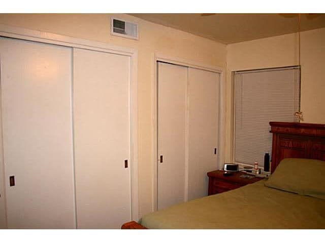 Building Photo - 438 W Phillips Ct
