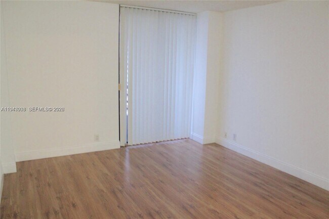 Building Photo - 3300 NE 191st St